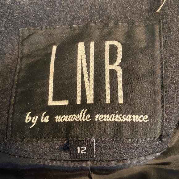 LNR brand, Womens wool coat, 35” from neck to bottom hem. Grey - Picture 4 of 6
